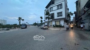 bán nhà tđc ngọc thụy|vỉa hè 2 bên|ô tô tránh|vị trí kinh doanh