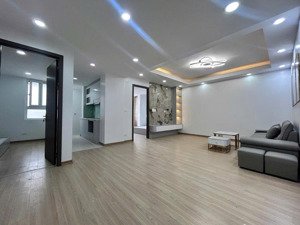 chung cư trần phú hà đông 2 ngủ fuul nội thất nhà đẹp long lanh -mặt phố - dt 70 m- giá :5.8 tỷ