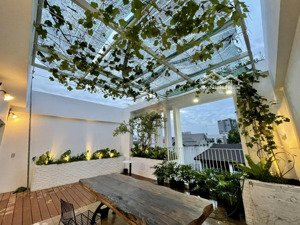 bán căn biệt thự mới: 6.5x20m - đinh công tráng, quận 1 chỉ 28.5 tỷ, 4 tầng rất đẹp, mua đón tết