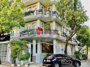 rẻ nhất quận 7, biệt thự góc 2mt khu himlam quận 7, full nội thất siêu đẹp, chủ thiện chí 27 tỷ tl