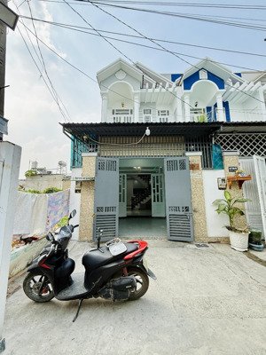 nhà giá rẻ diện tích to hẻm oto thoải mái chỉ 4.499 tỷ