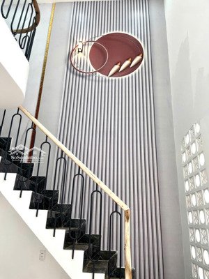 nhà 1 trệt 1 lầu cần bán trước tết