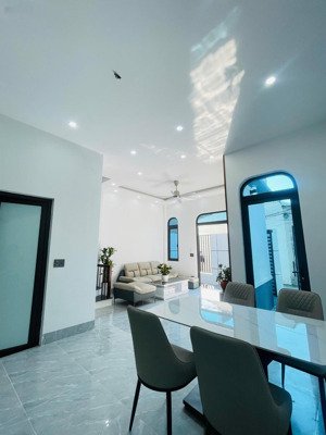 bán nhà đại mỗ 50m2 - mặt tiền rộng - ô tô đỗ cửa - vị trí vàng kết nối.