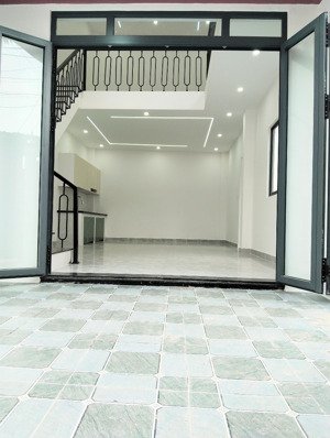 giá chỉ 2ty75 bớt lộc _ nhà lầu 90m2 mới _ đường 5m gần chợ bình chuẩn