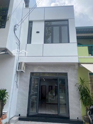 chủ gửi bán nhà 1 trệt 1 lầu mặt tiền p. thống nhất. dt: 4x14,5=55m2. giá: 5tỷ4