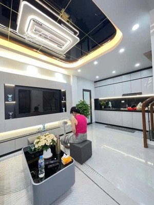 giảm 500 triệu! phố an trạch, ngõ thông,ô tô gần, sát phố, nhà mới đẹp, full nt, ở ngay 40m2 * 5t