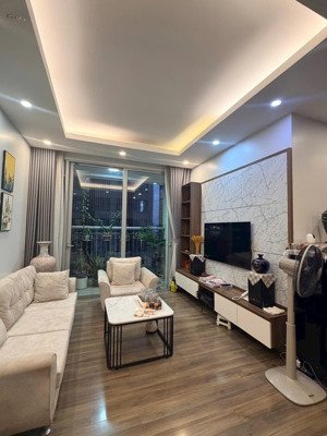 bán gấp căn hộ 54m2, mon city- 2pn, 2wc, đầy đủ nội thất. lh 