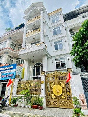 bán nhà hxh vip nhất 134 thành thành thái, quận 10 - dt: 4.2 x 18 - kc: 5 tầng - giá: 19.8 tỷ