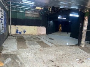 mặt bằng mặt tiền đường phạm hùng ,gần nguyễn văn linh, phía trước: 7x8m, phía sau: 3x20, giá 17 tr