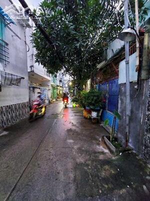 Bán Nhà Xe Hơi 7 Chổ Đỗ Cửa, Phú Định Q8, 60m2 (4x15m) 3 Tầng, Nhỉnh 6 Tỷ Thương Lượng