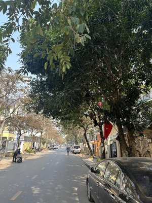 bán bt tại lê trọng tấn, 24,5 tỷ, 120m2 giá tốt