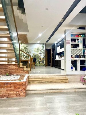 hàng hiếm trung tâm hải châu nhà đẹp 3 tầng - móng 7 tầng, nhà chuẩn ở ngay