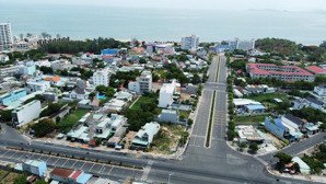 đất mặt tiền trung tâm du lịch long hải , sát biển , khu du lịch cần bán