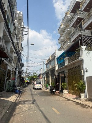 dt lớn 145m2 (8x18m) nhà mới đẹp 4tầng sang trọng, đường 8thông kd, sát aoen bình tân