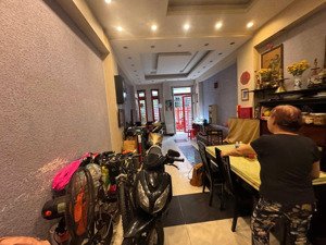 hxh ngủ nhà huỳnh văn bánh , phú nhuận - 4 tầng btct - sổ vuông a4 - nhỉnh 9đ