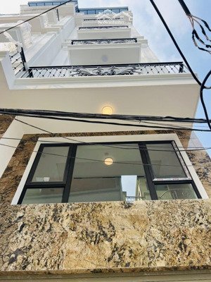 đàm quang trung. gần st aoen mall, cầu vĩnh tuy. xây mới, thang máy, gara. 51m x 7 tầng, giá 15.5ty