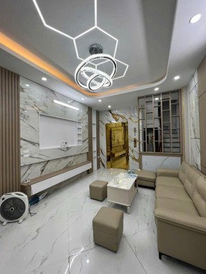 hiếm! siêu phẩm hồ đắc di - thang máy - ô tô đỗ cửa - dt 40m - 11 tỷ