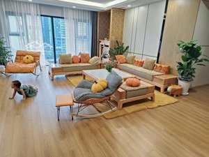 cần bán gấp căn hộ 138m paragon