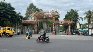 nhà q11 - 2 tầng - lạc long quân - gần hẻm xe hơi - sát bên cv đầm sen - hơn 7 tỷ