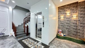 siêu phẩm hái ra tiền ô tô vào nhà thang máy nhập mặt tiền khủng