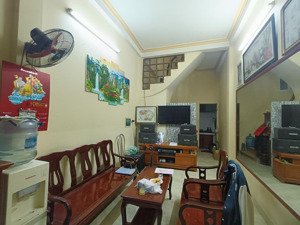 bán nhà dân xây phố kẻ giàn (tân xuân) ô tô đỗ cổng 4 ngủ giá chỉ 5.95 tỷ. 