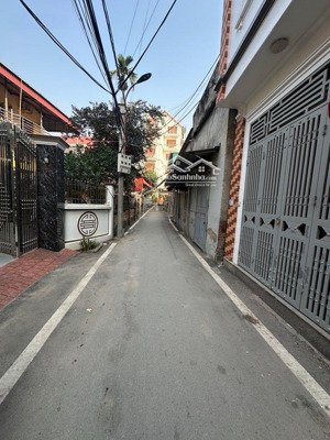 nhà đẹp dân xây chắc chắn - ô tô tránh- kinh doanh, tiện ích bạt ngàn