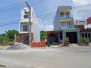 107m2. kdc việt nhân 1234. ngay kdc làng đại học mới quận 9. shr. giá: 2 tỷ chín.