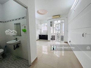phòng trọ cao cấp new mới có ban công riêng, máy lạnh ngay 1135 huỳnh tấn phát q7. hình thật 100%