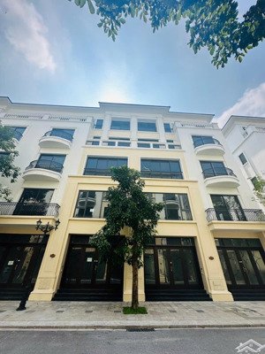 san hô chưa bao giờ hết hót quý ac ạ - diện tích 60m, mặt tiền 5m
- giá chỉ hơn 9tỷ -