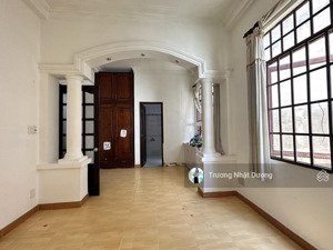 phòng trọ cao cấp siêu thoáng với 3 cửa sổ lớn, ntcb ngay cầu phú mỹ 30m2. hình thật 100%