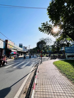 lô đất mặt tiền rộng 10m ngay công viên giáp tân phú kinh doanh tốt 5x10m xây full 5,8tỷ tl
