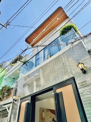 nhà nhìn là mê- ô tô đậu sát nhà- 3 phòng ngủ- đường phạm văn chiêu- full nội thất