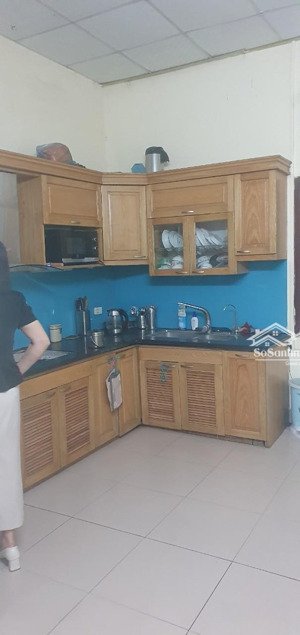 cho thuê nhà mỗ lao 92m 3 tầng chỉ 13.5tr xe tải tránh nhau, dừng đỗ cả ngày.