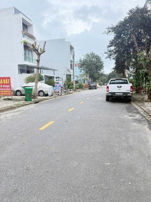 bán nhà 4 tầng full nội thất khu biển sơn thuỷ, quận ngũ hành sơn giá tốt 9,8 tỷ