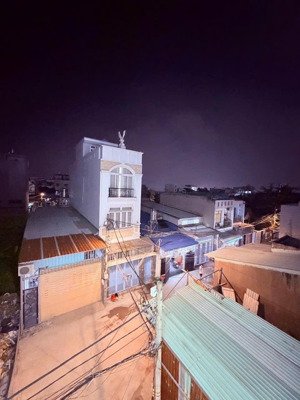 bán nhà ngang 5m hiếm, hxh, 4pn có phòng ngủ trệt, ngay trường cđ điện lực q12, chỉ 5tỷ rưỡi