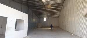 cho thuê kho đường thụy phương, bắc từ liêm, dt 300m2, điện 3fa, xuất vat, xe công, bảo vệ. 75k/m.