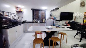 bán nhà 3 tầng có 16 phòng doanh thu 33 triệu / tháng, chiều ngang 9m, đường rộng 7m, giá 15 tỷ