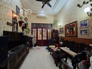 chủ cần tiền bán gấp nhà tại phố lò đúc, 13,68 tỷ, 49m2, 3pn + 3wc, ngõ 3 gác, 30m ra phố, dân xây