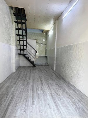 cho thuê nhà nguyên căn giá rẻ ngay trung tâm quận 11