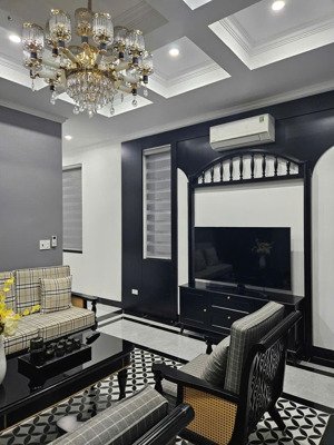 nhà 3 tầng lô góc 135m2 thành phố hoa lư ninh bình. ngôi nhà được thiết kế vô cùng đẹp