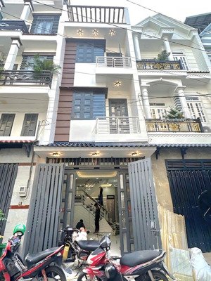 bán nhà gần nguyễn ảnh thủ q12, 4x13m, hẻm 6m, 1 trệt 2 lầu, tặng full nội thất, chỉ 5,75 tỷ