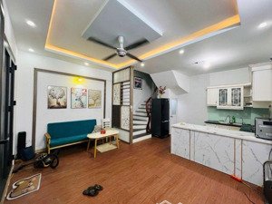 diện tích 48.8m2 - nhà mới đẹp hơn 8 tỷ - trung tâm hoàng mai đền lừ - ngõ oto 5 tạ đỗ cửa