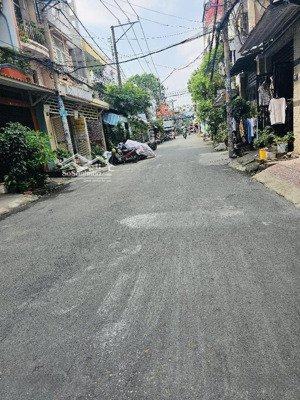 bán gấp nhà hẻm xe hơi tại lạc long quân,nhỉnh 10 tỷ, 64 m2, 4pn, 2wc, 3 tầng, q11, hcm