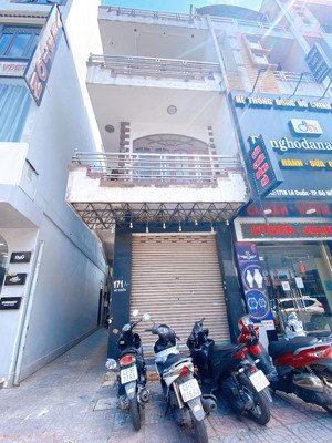 cho thuê nhà mặt tiền lê duẩn đà nẵng ngang 3m5 - 6m kẹp giữa 2 ngã 4 ông ích khiêm - chi lăng