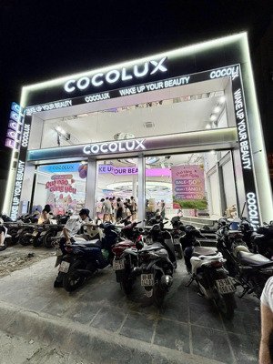 cho thuê nhà mặt phố cầu giấy, mặt tiền 6,5m,dt 312m2, giá siêu hời