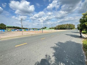 bán gấp đất nền mặt tiền đường cao bá quát với dt 250m2 thổ cư sẵn giá thương lượng