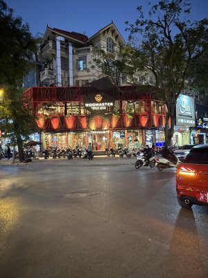 lô góc vàng-mặt phố bà triệu cho thuê, diện tích, 230m2, view siêu đỉnh-giá siêu hời