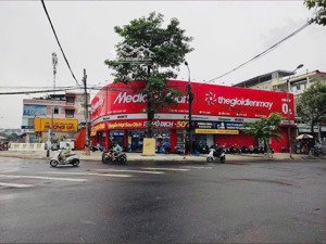 cho thuê mặt bằng góc 2 mặt tiền núi thành - duy tân 550m2
