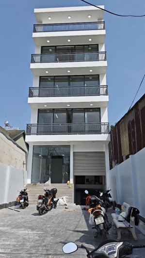 building có thang máy mặt tiền đường nguyễn văn tăng thủ đức