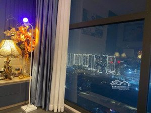 chính chủ bán căn 2n2vs tầng cao view thoáng 71,7m2, giá rẻ nhất, sổ đỏ cc, full nội thất cao cấp